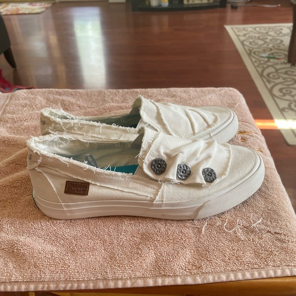 Blowfish Malibu Melon white slip on button Sneaker canvas shoe 8 laceless cotton - Picture 9 of 16